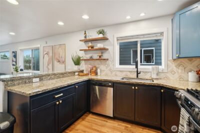 926 N 96th Street , Seattle, WA 98103 - Photo 11