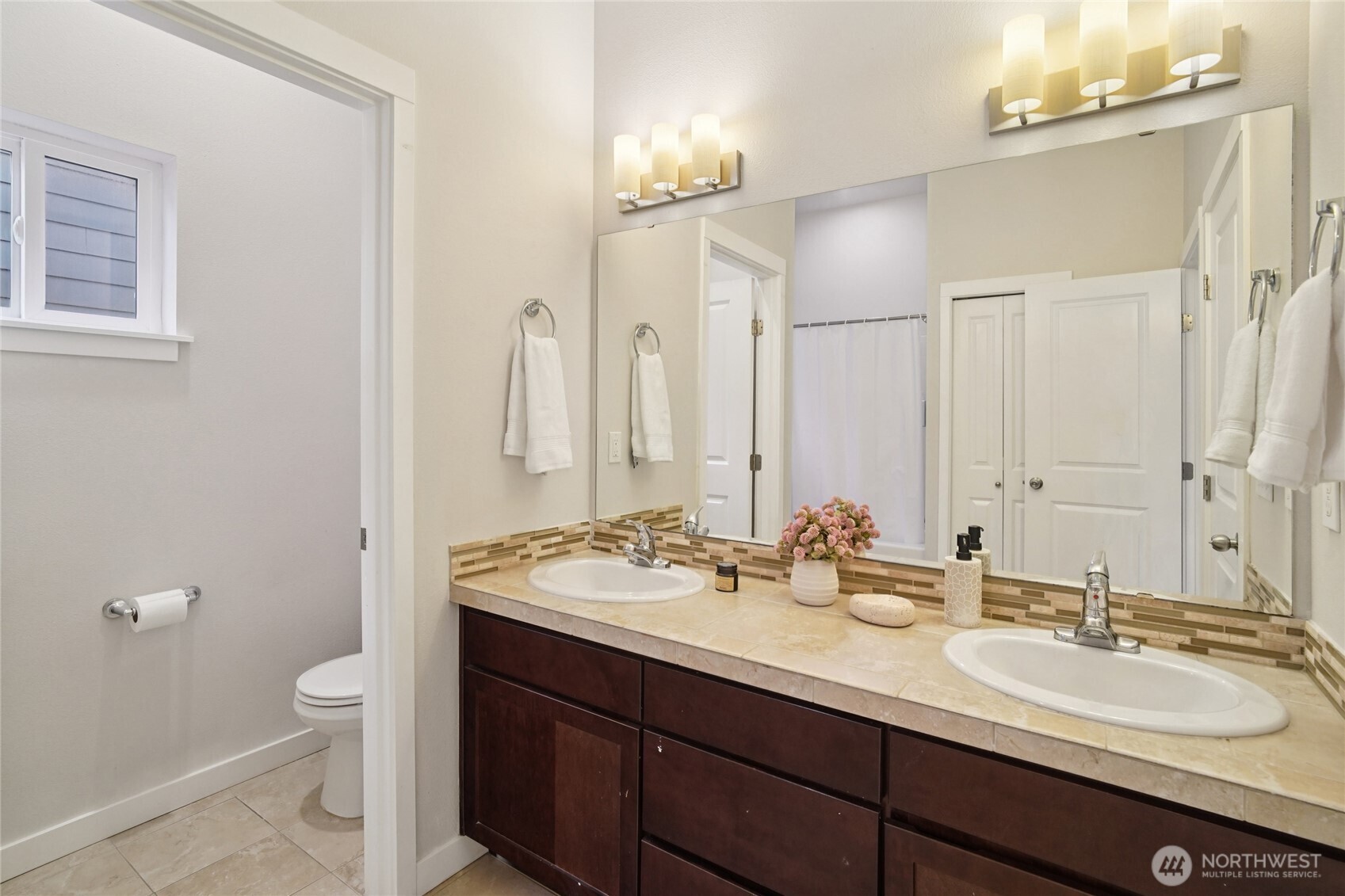 926 N 96th Street , Seattle, WA 98103