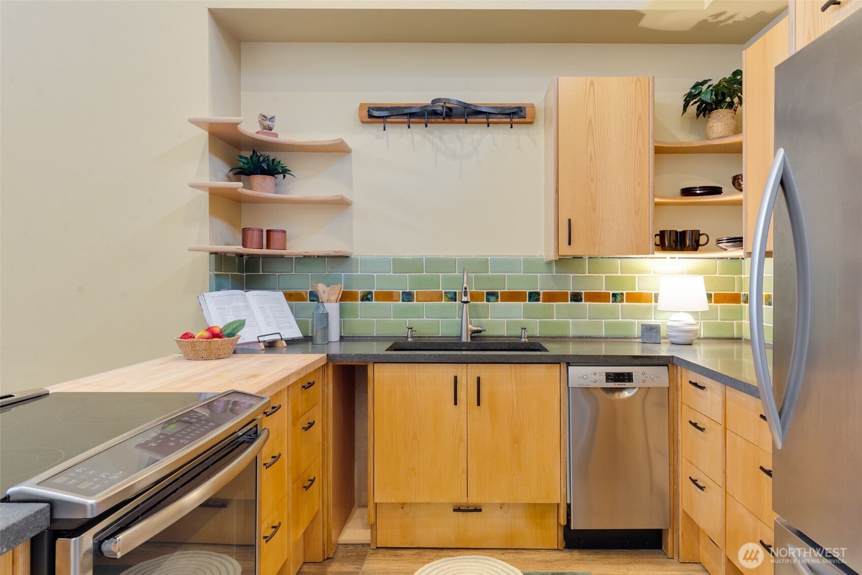 600 Malden Avenue E #304, Seattle, WA 98112