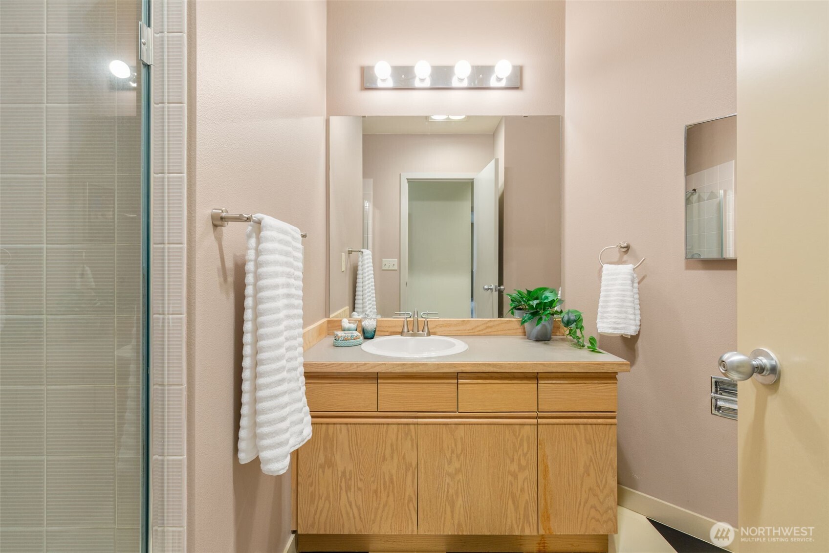 600 Malden Avenue E #304, Seattle, WA 98112