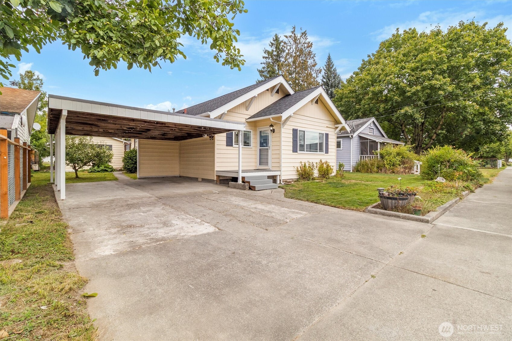 310 Second Street , Sumas, WA 98295