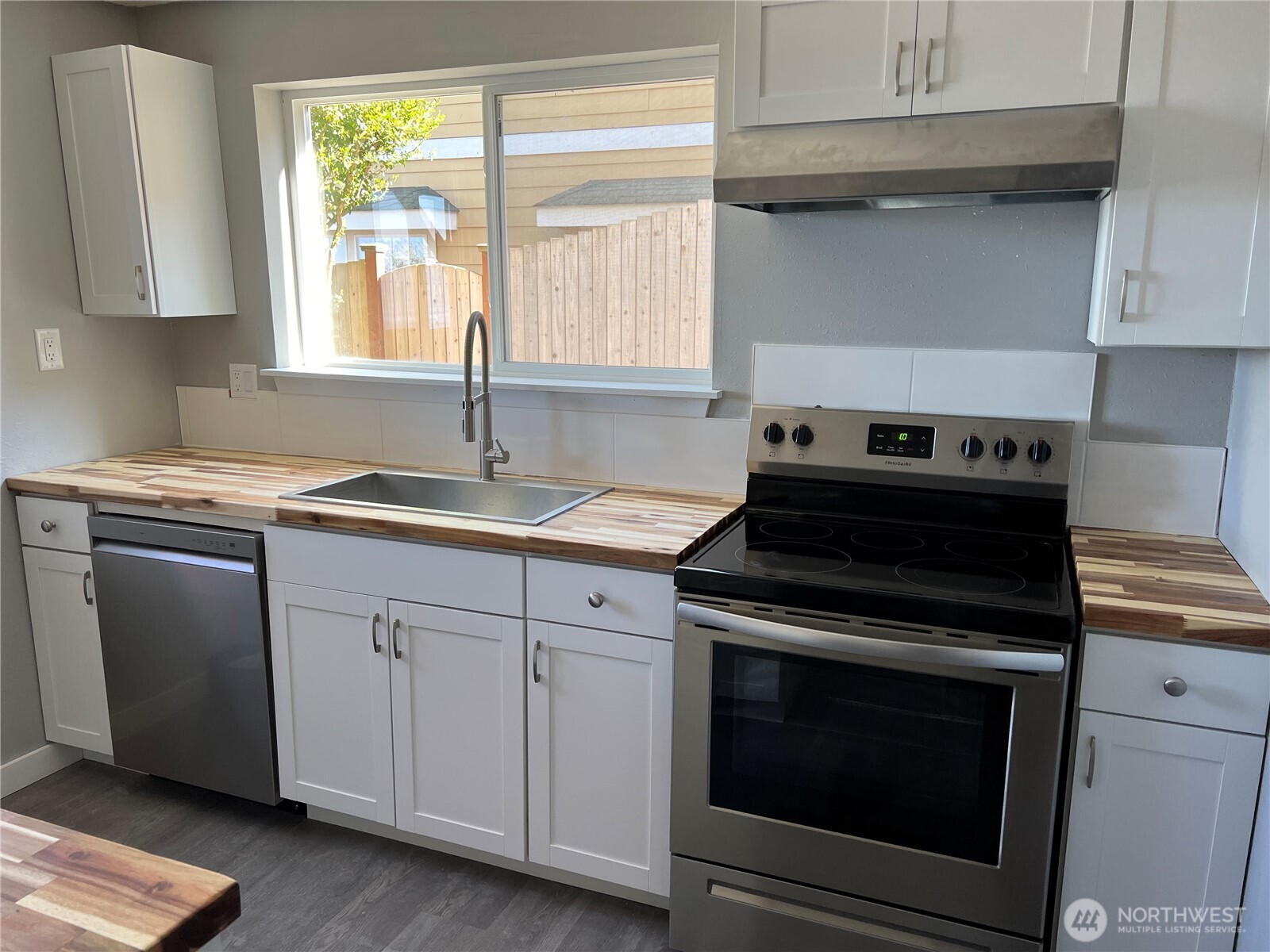 1805 Lawrence Street , Port Orchard, WA 98366