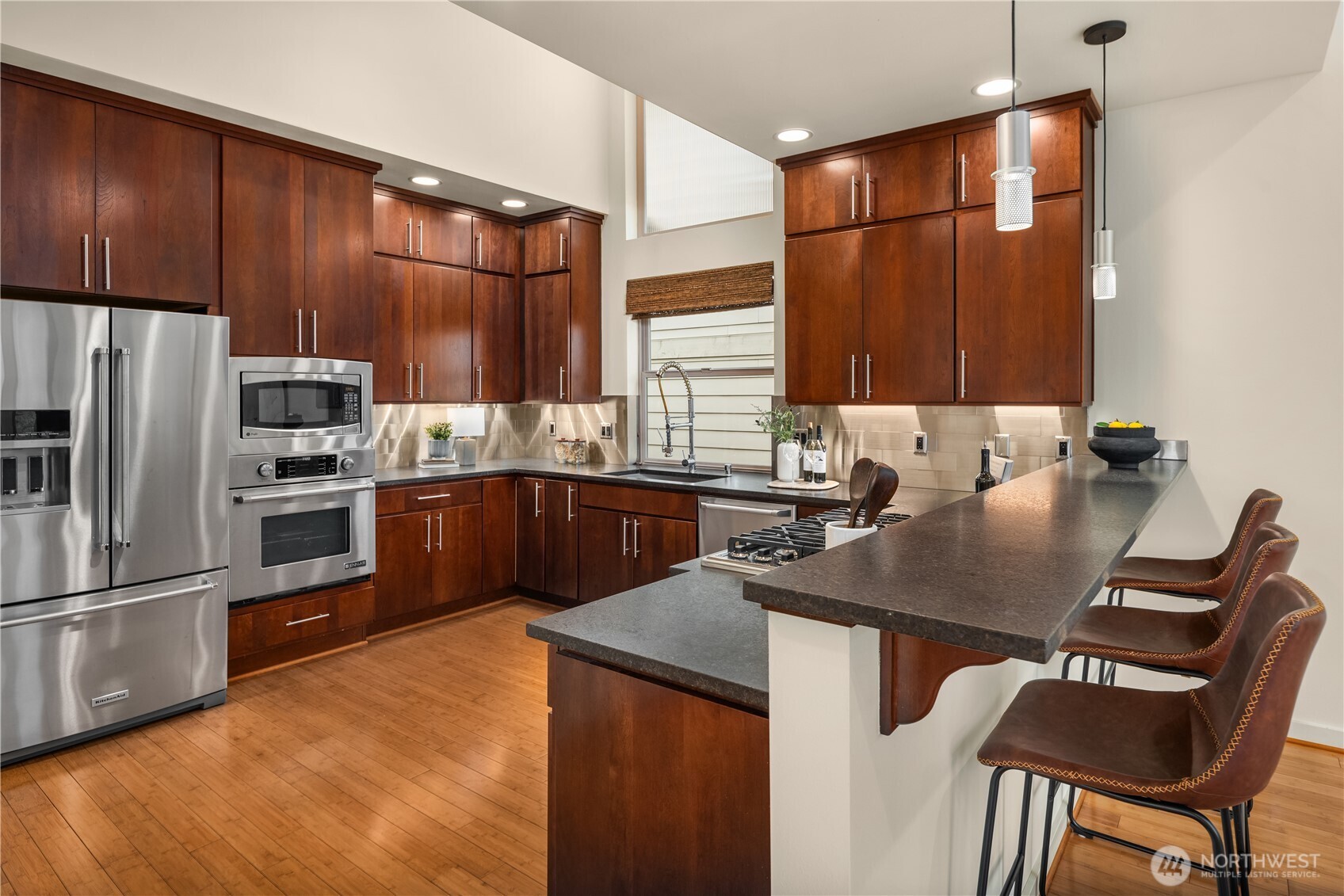 3042 SW Manning Street , Seattle, WA 98126