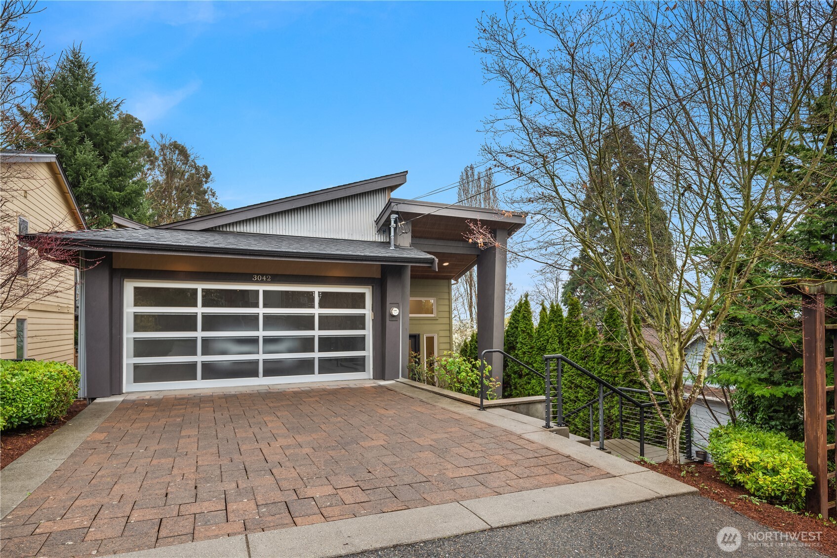 3042 SW Manning Street , Seattle, WA 98126