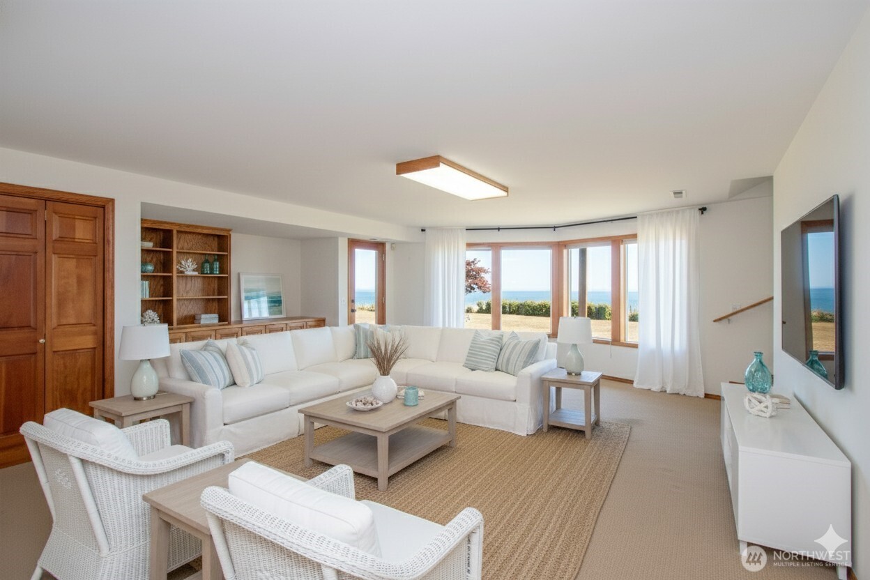 99 S Point , Port Angeles, WA 98363