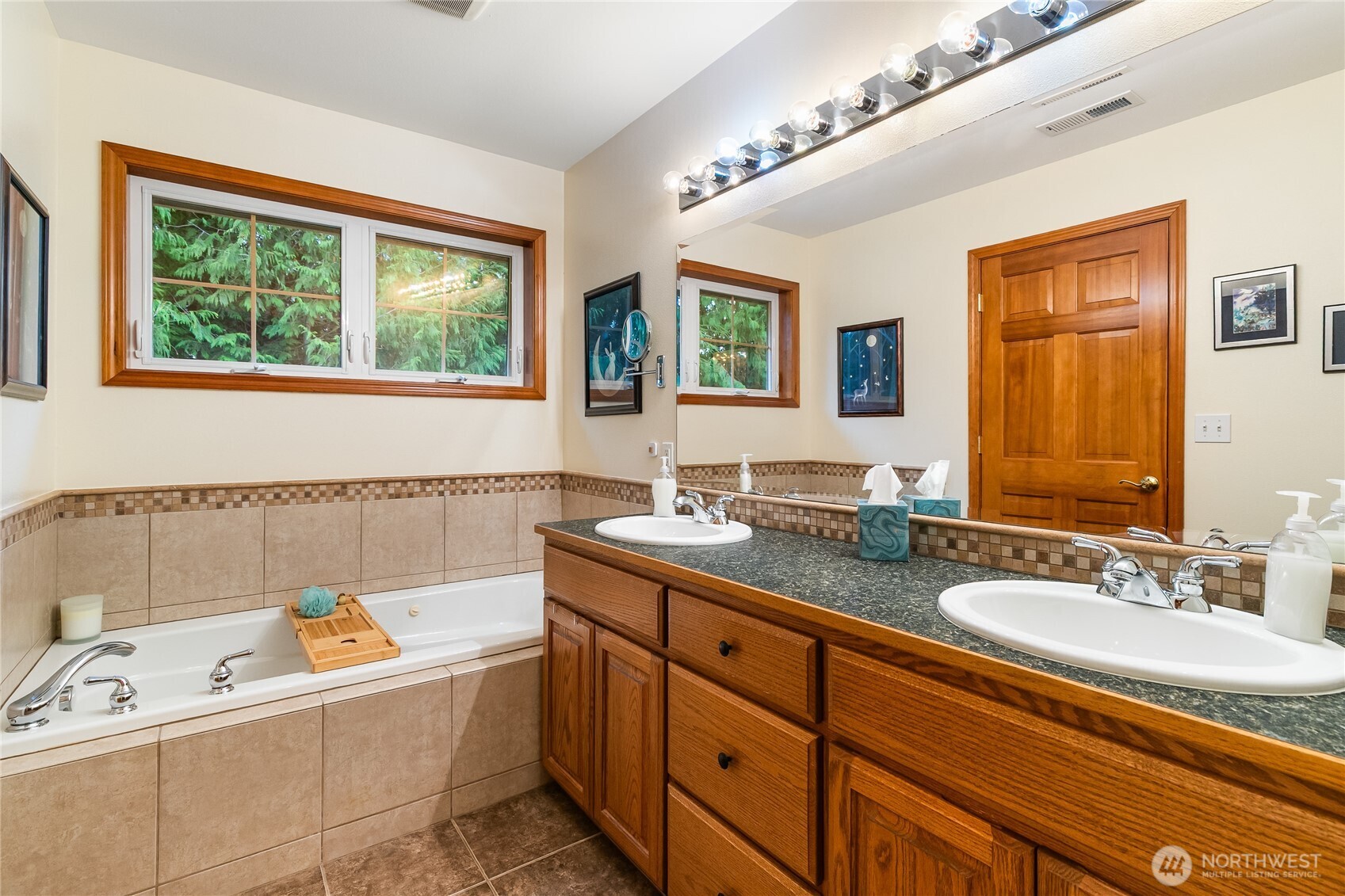 735 Ivy Street , Lynden, WA 98264