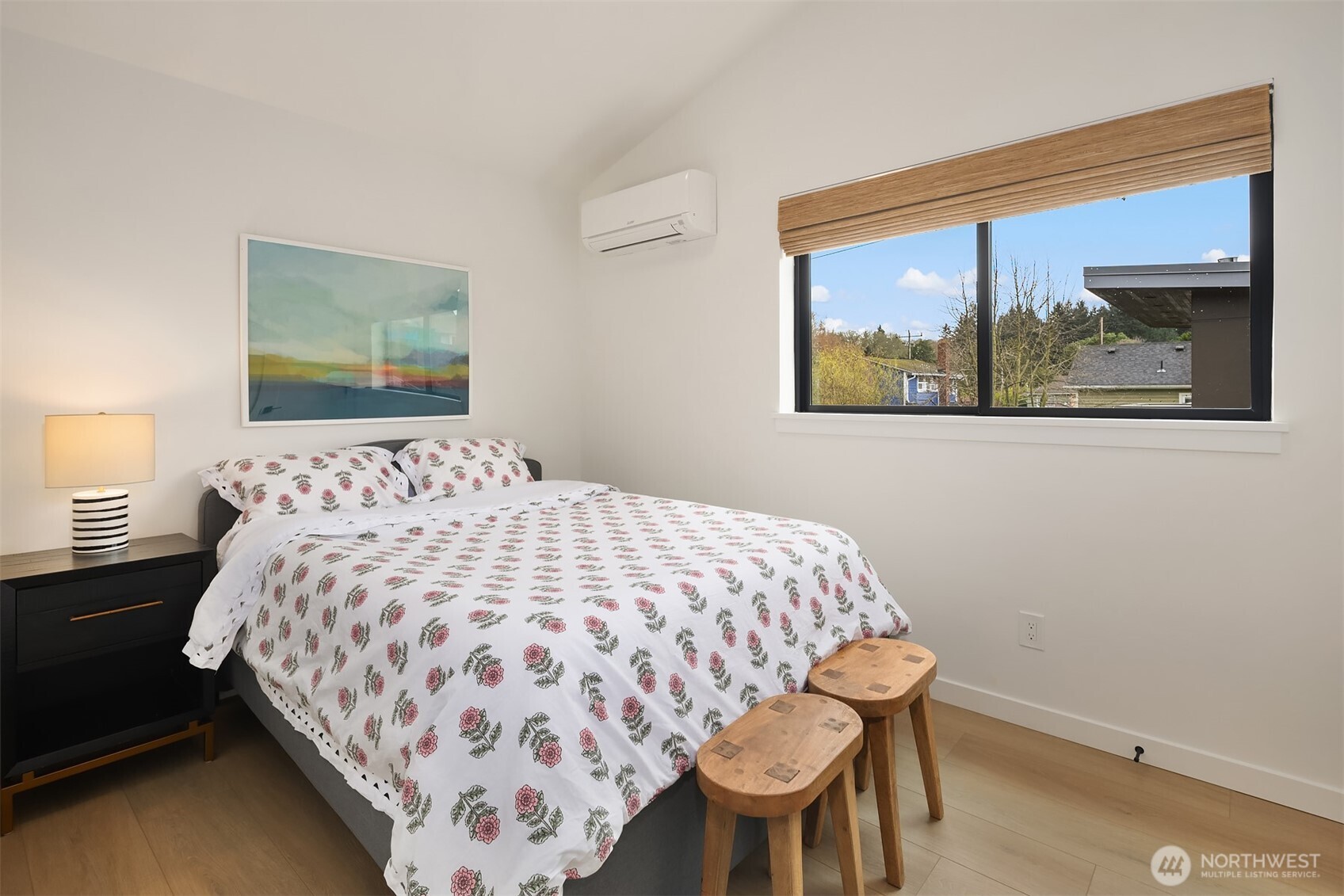 4009 33rd Avenue W #B, Seattle, WA 98199