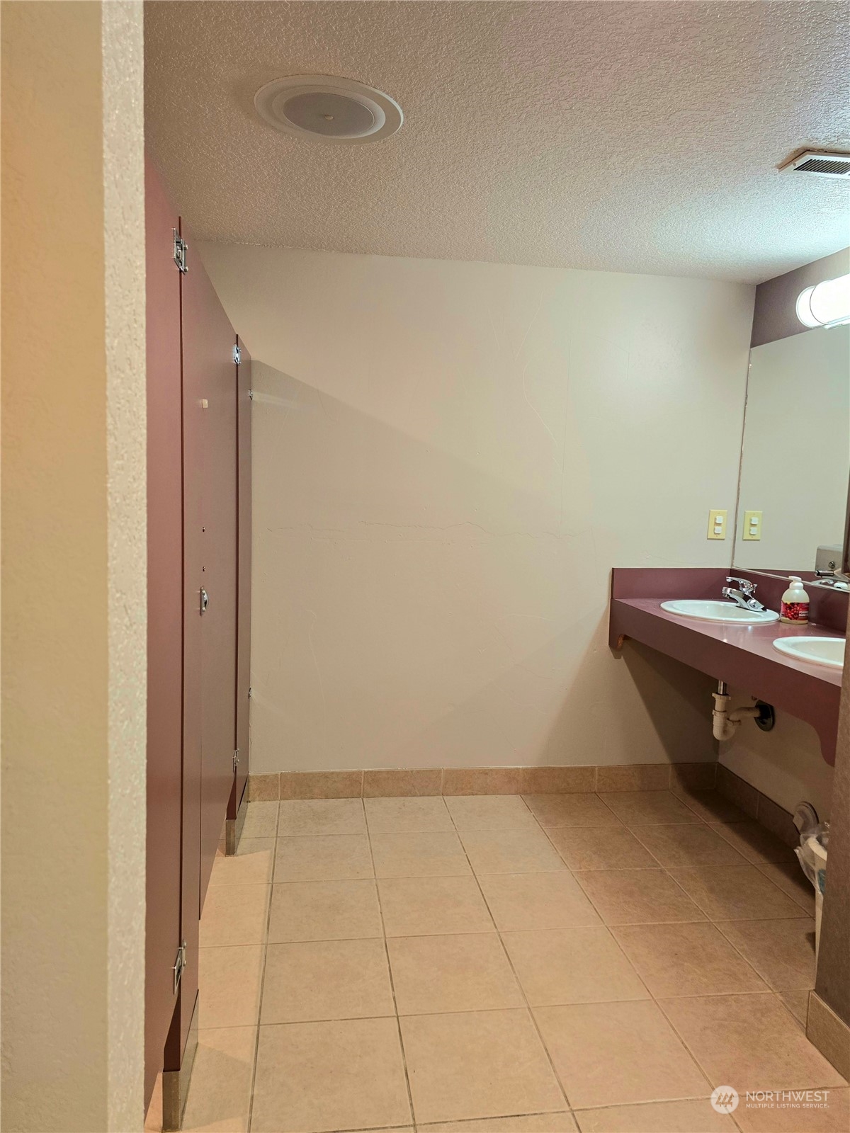 804 N State Street , Tacoma, WA 98403