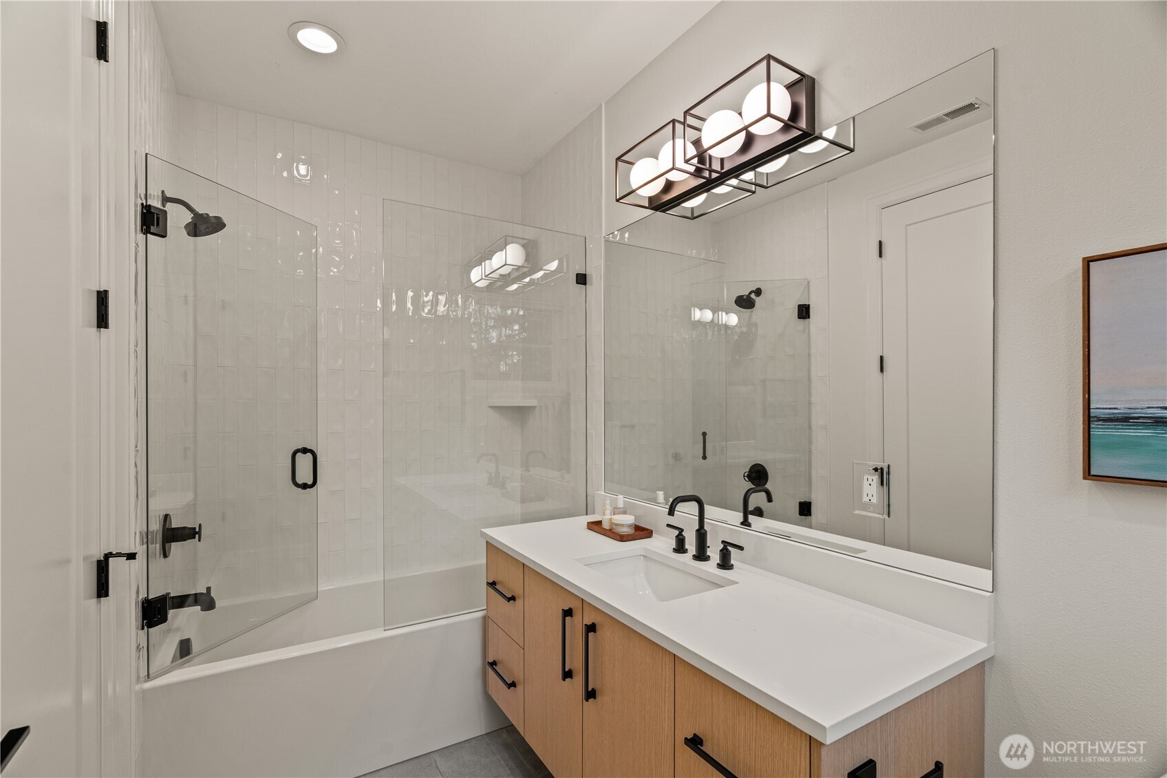 11204 108th Ave NE, Kirkland, WA 98033