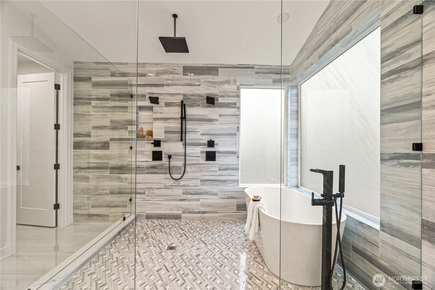 11204 108th Ave NE, Kirkland, WA 98033