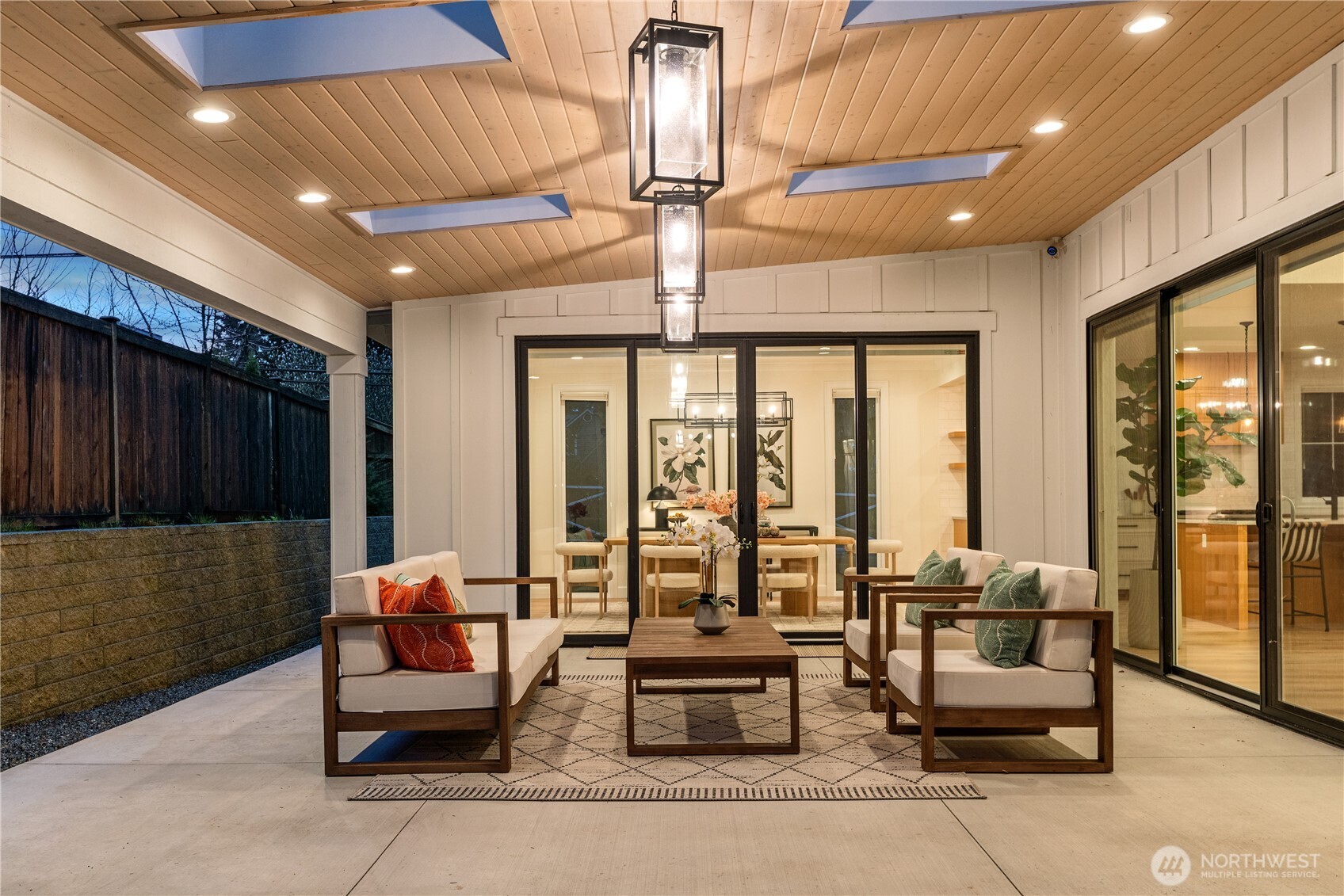 11204 108th Ave NE, Kirkland, WA 98033