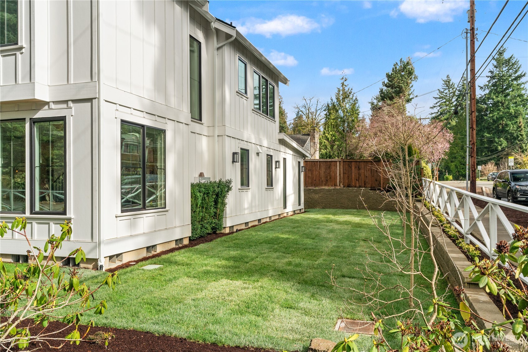 11204 108th Ave NE, Kirkland, WA 98033