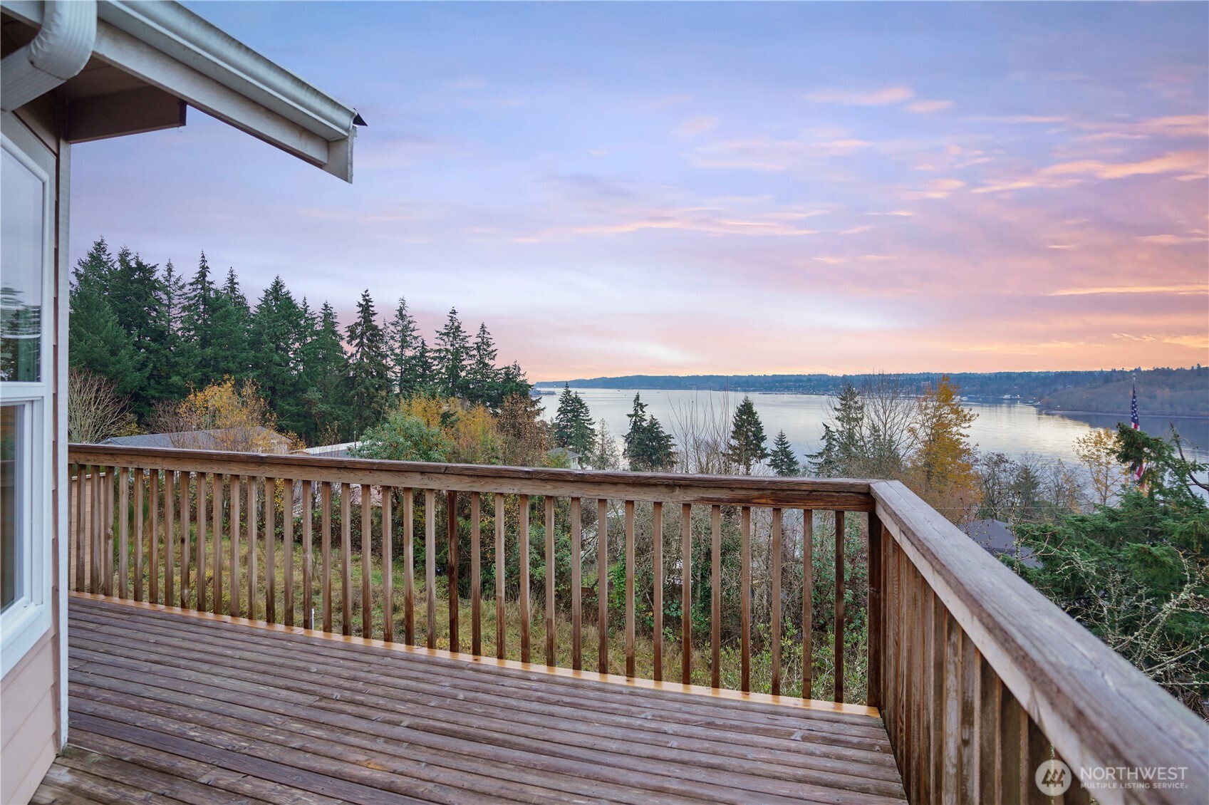 1934 W Earhart Street , Bremerton, WA 98312