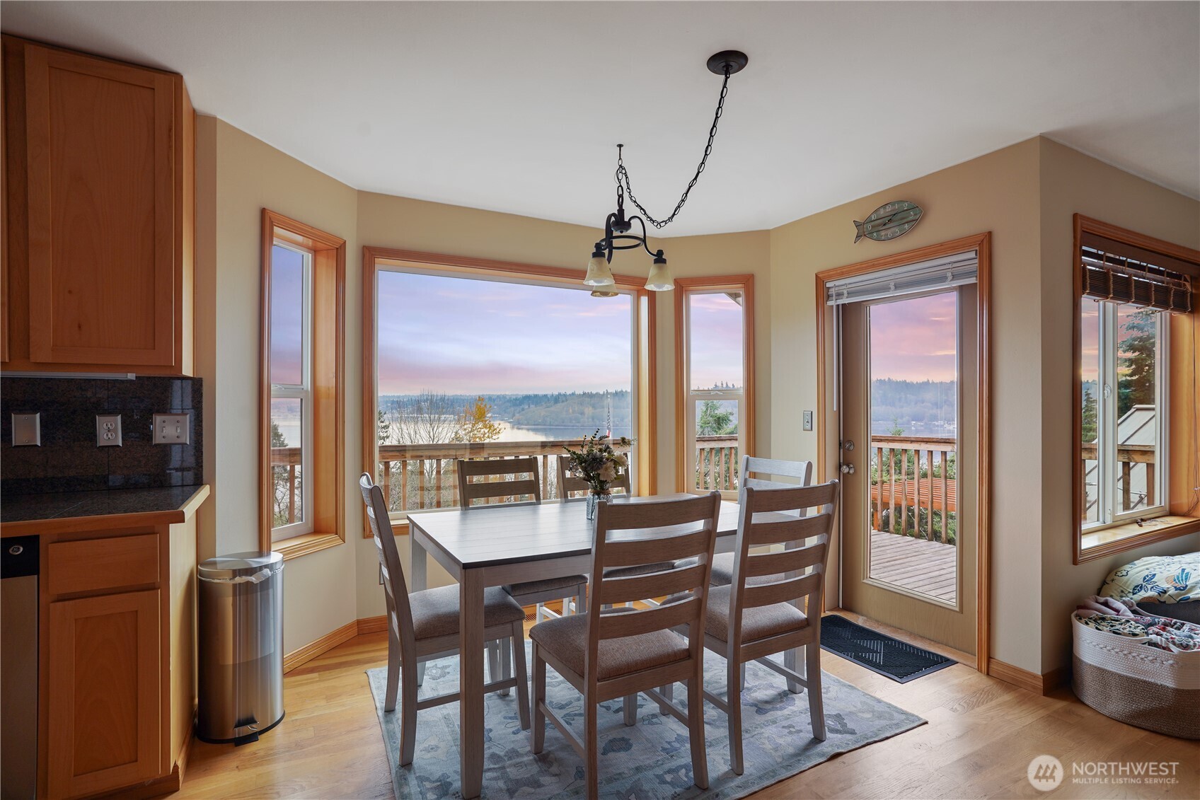 1934 W Earhart Street , Bremerton, WA 98312