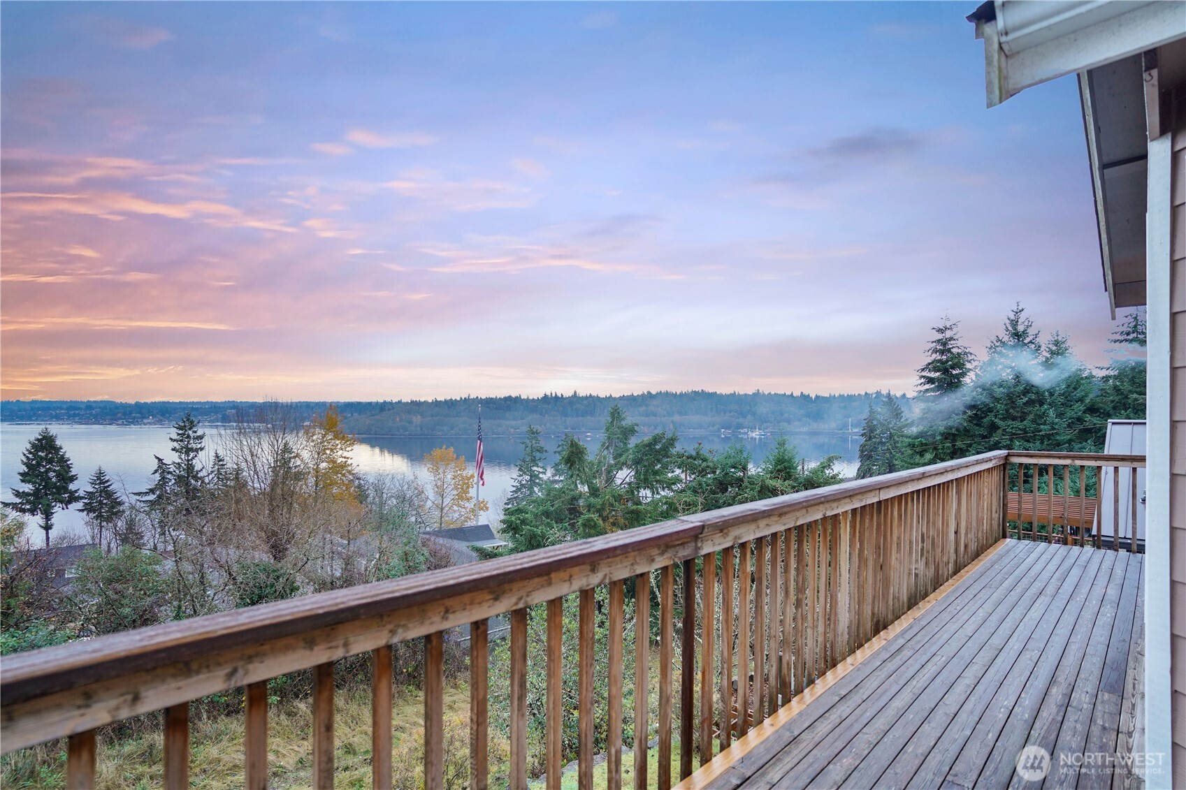 1934 W Earhart Street , Bremerton, WA 98312