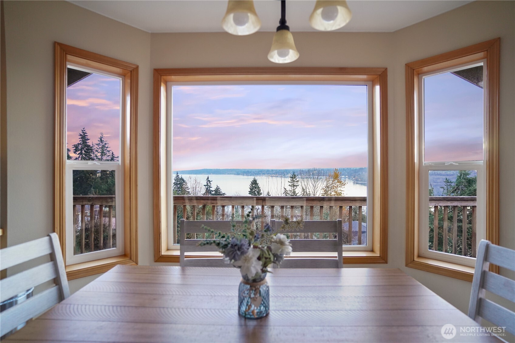 1934 W Earhart Street , Bremerton, WA 98312