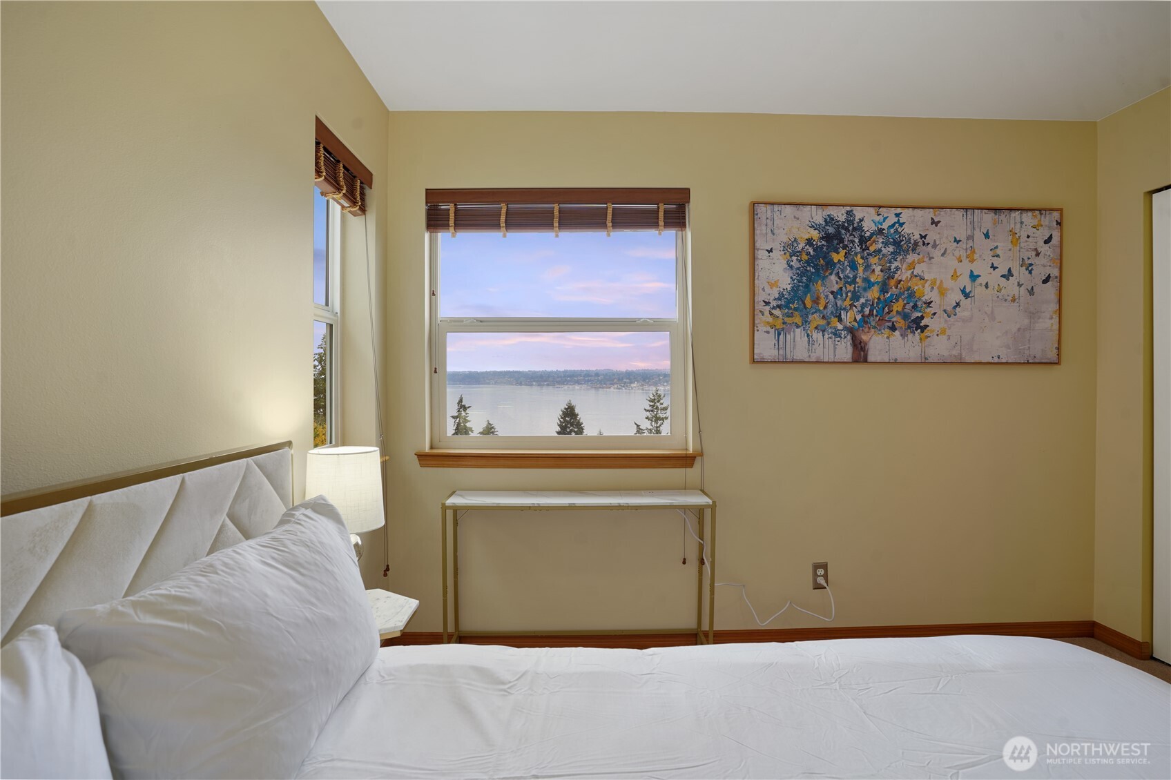 1934 W Earhart Street , Bremerton, WA 98312