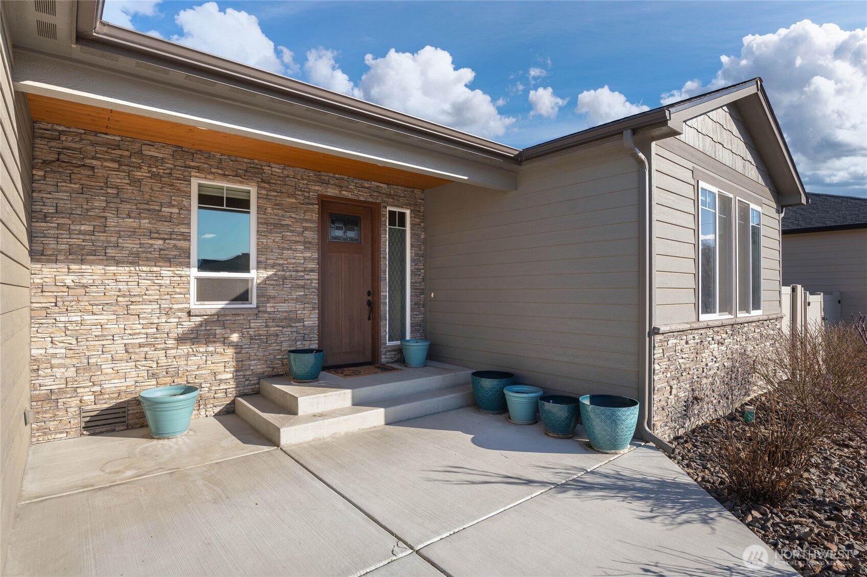 755 S Perry Avenue , East Wenatchee, WA 98802