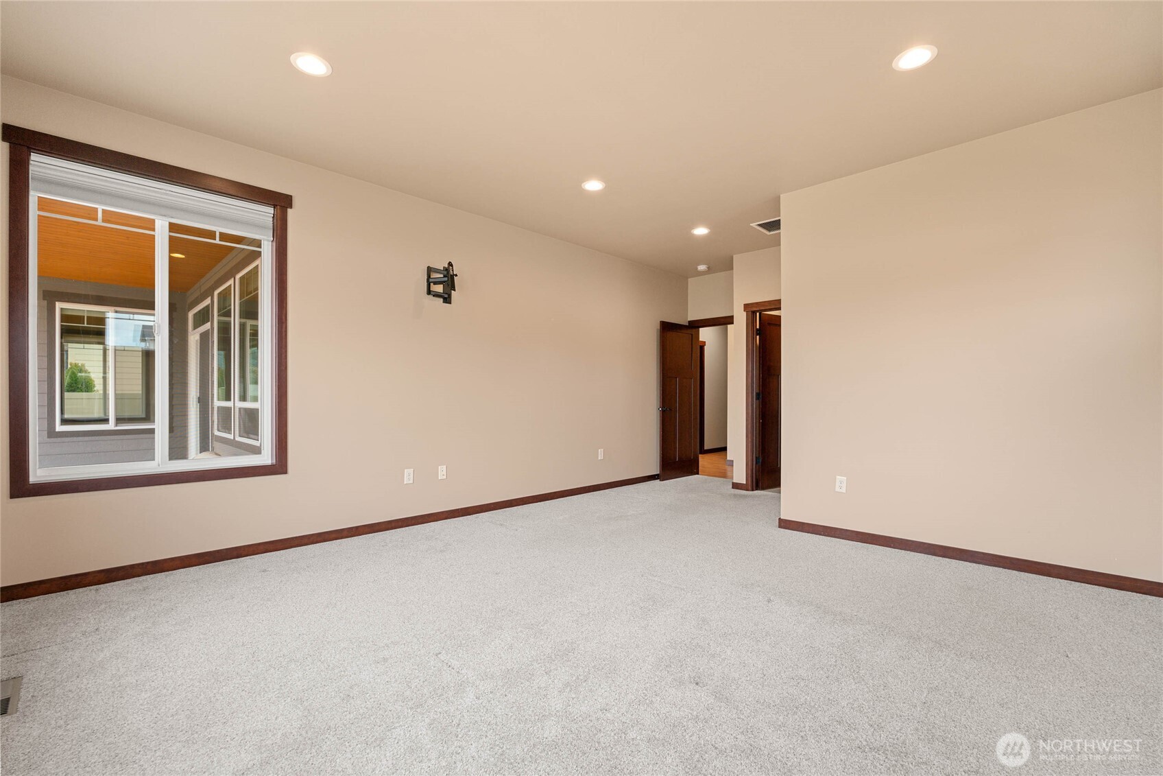 755 S Perry Avenue , East Wenatchee, WA 98802