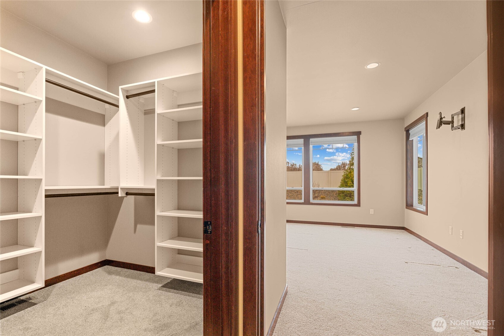 755 S Perry Avenue , East Wenatchee, WA 98802