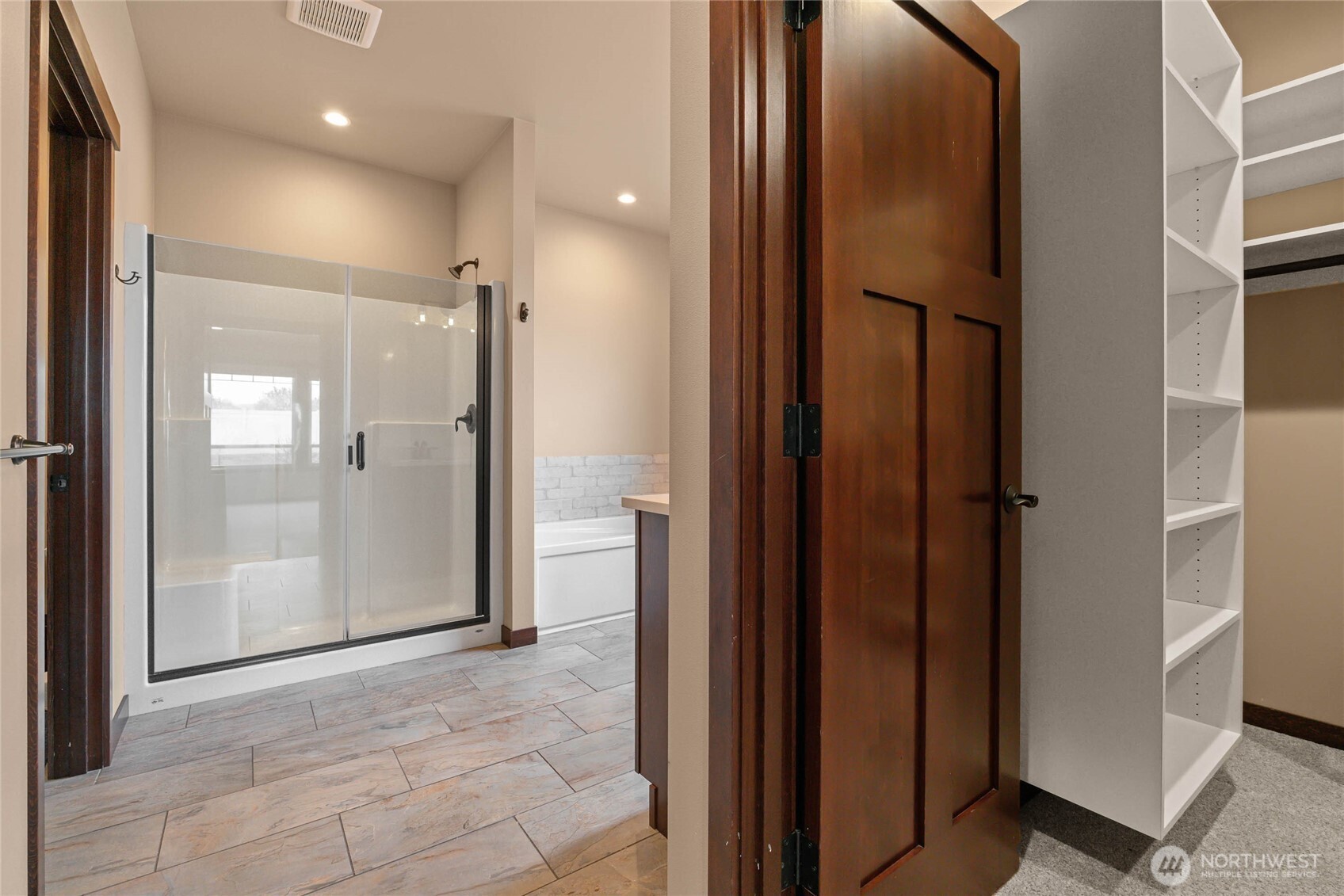 755 S Perry Avenue , East Wenatchee, WA 98802