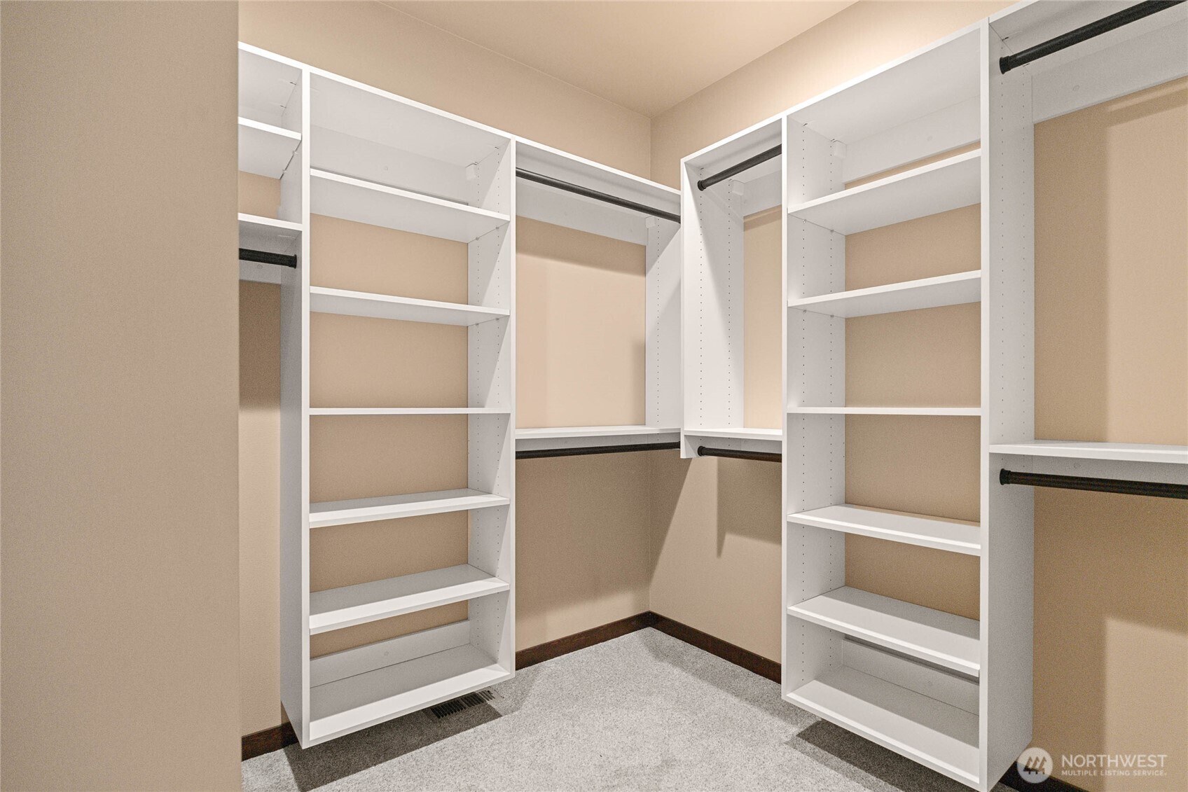 755 S Perry Avenue , East Wenatchee, WA 98802