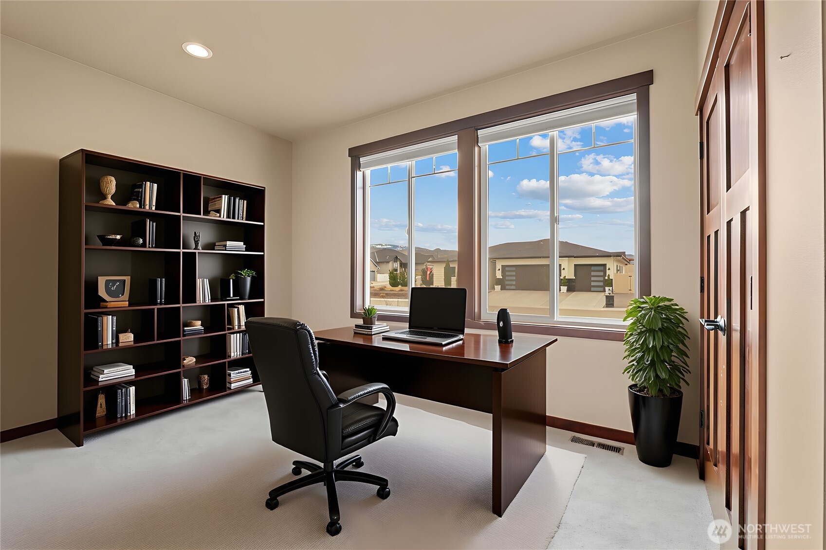 755 S Perry Avenue , East Wenatchee, WA 98802