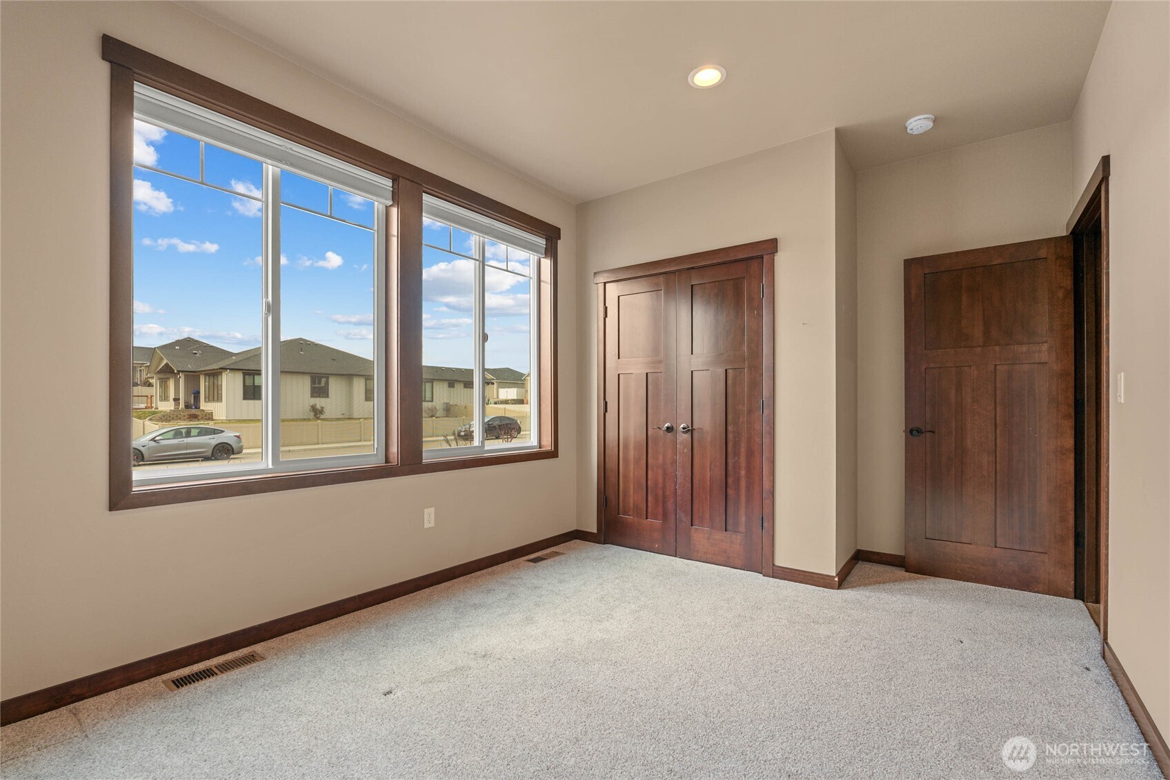 755 S Perry Avenue , East Wenatchee, WA 98802