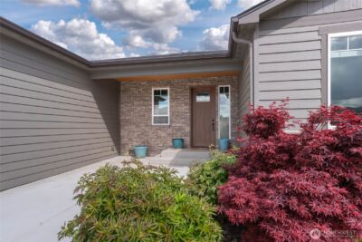 755 S Perry Avenue , East Wenatchee, WA 98802 - Photo 2