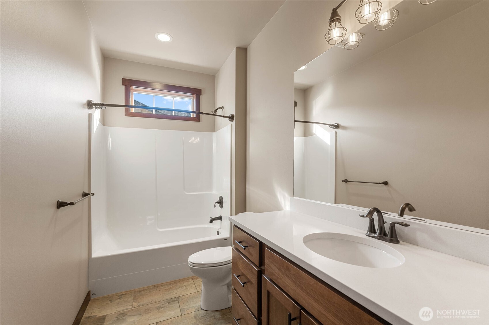 755 S Perry Avenue , East Wenatchee, WA 98802