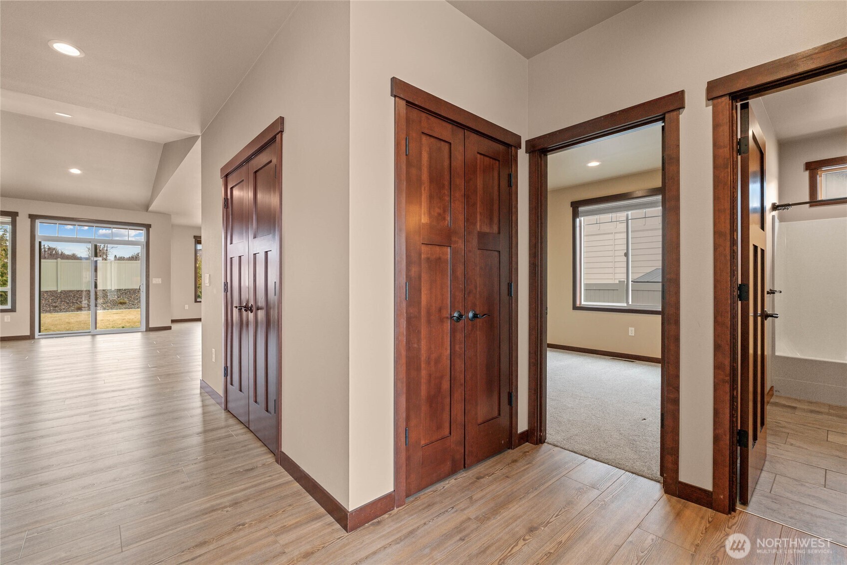 755 S Perry Avenue , East Wenatchee, WA 98802