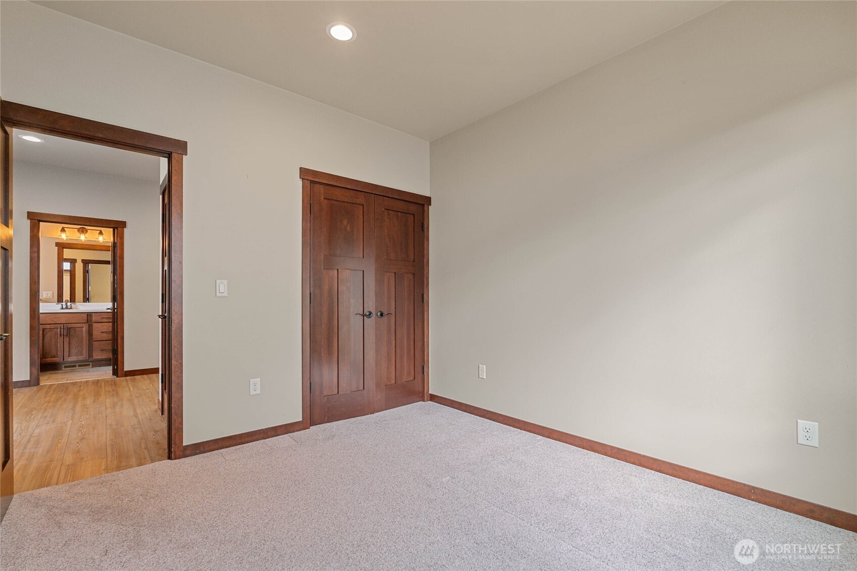 755 S Perry Avenue , East Wenatchee, WA 98802