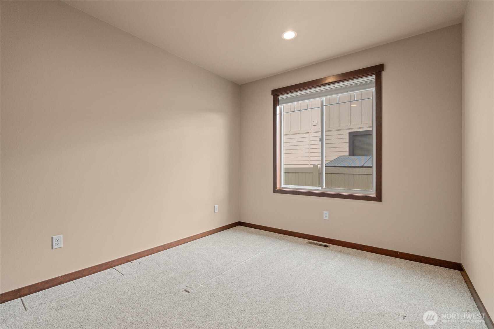 755 S Perry Avenue , East Wenatchee, WA 98802