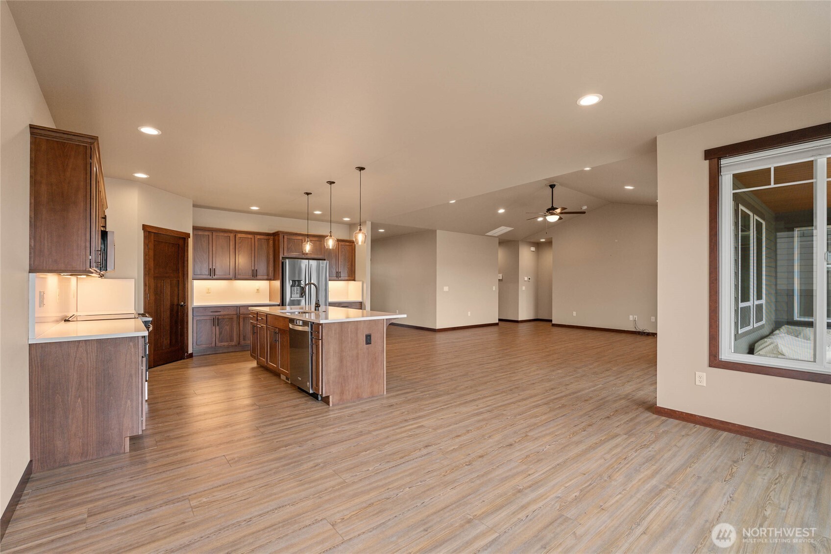 755 S Perry Avenue , East Wenatchee, WA 98802