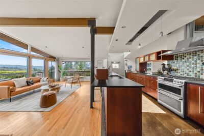 12857 SE 45th Pl , Bellevue, WA 98006