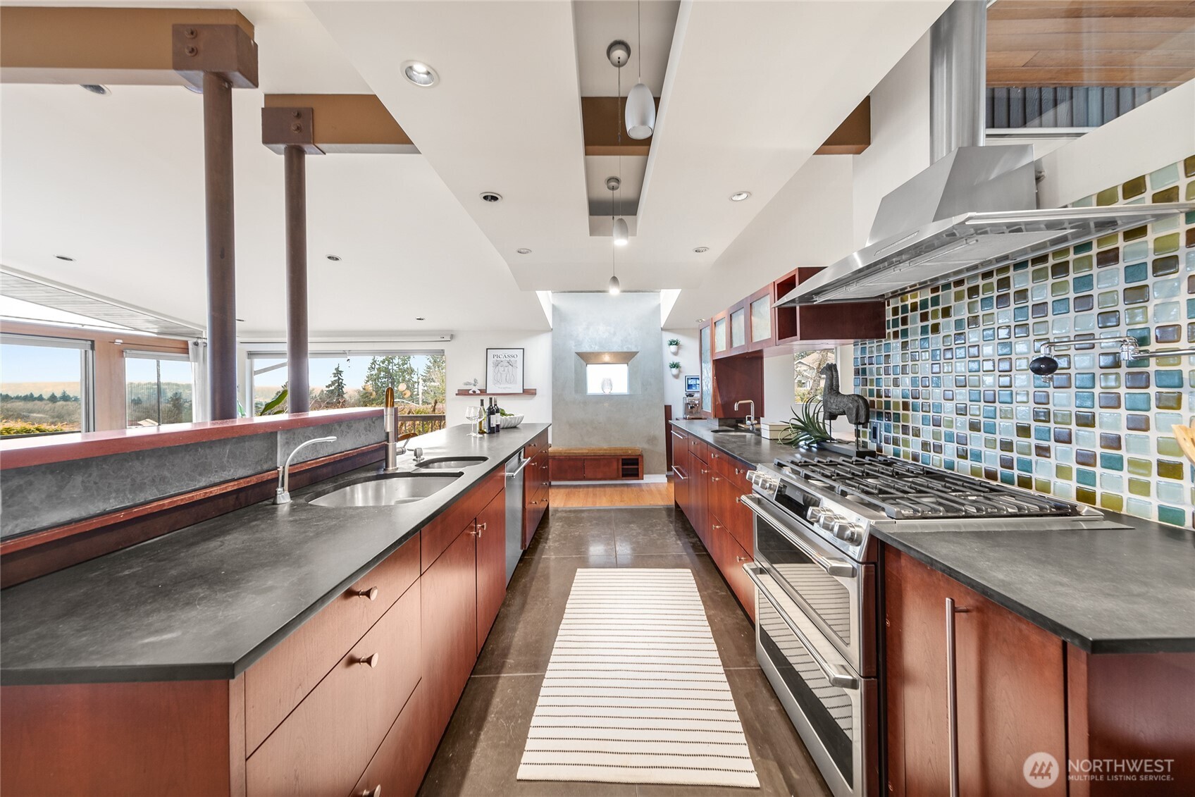 12857 SE 45th Pl , Bellevue, WA 98006