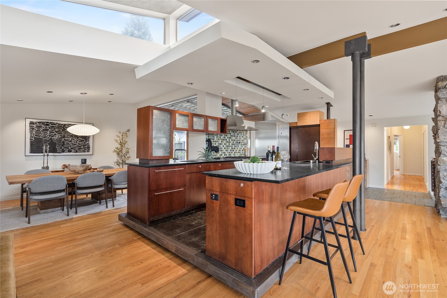 12857 SE 45th Pl , Bellevue, WA 98006