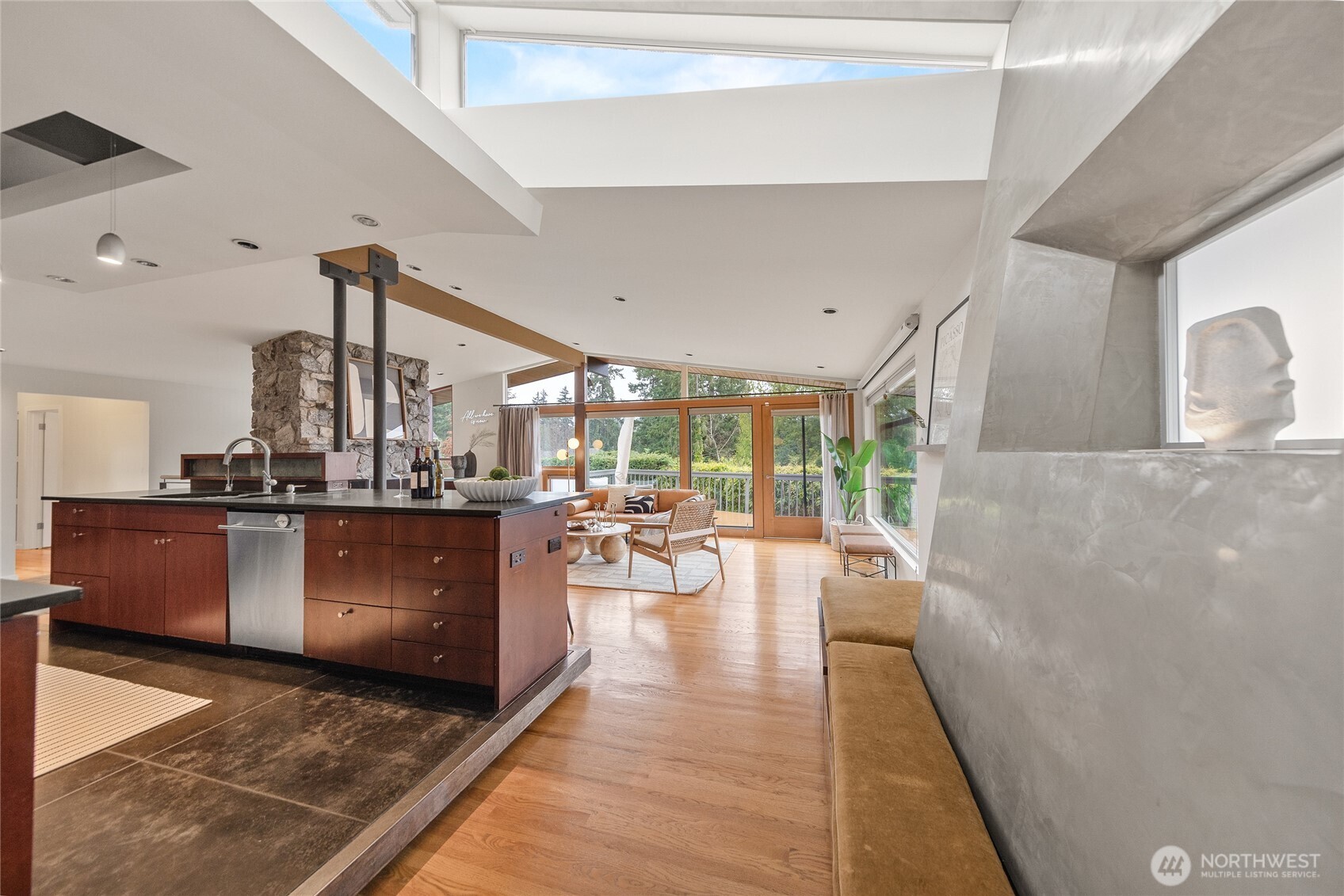 12857 SE 45th Pl , Bellevue, WA 98006