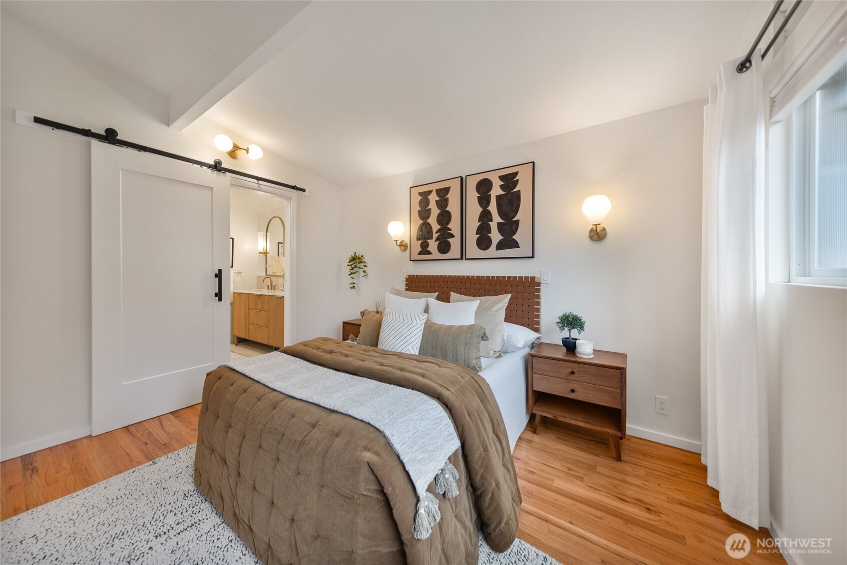 12857 SE 45th Pl , Bellevue, WA 98006