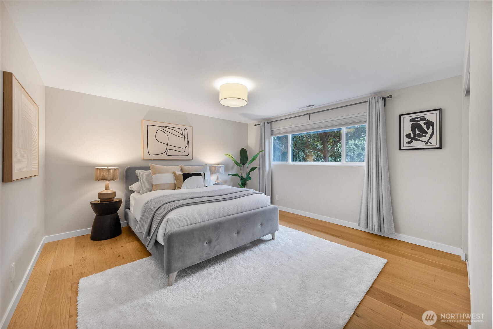 12857 SE 45th Pl , Bellevue, WA 98006