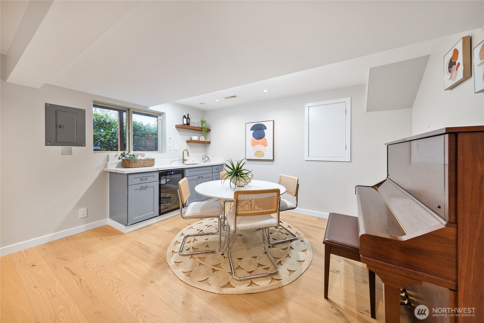 12857 SE 45th Pl , Bellevue, WA 98006