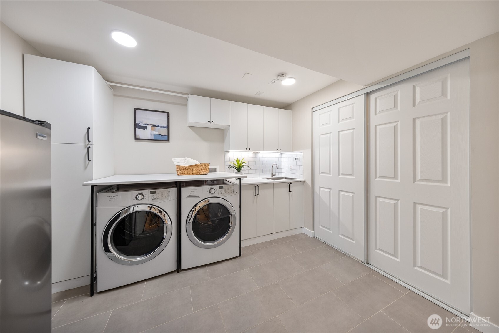 12857 SE 45th Pl , Bellevue, WA 98006