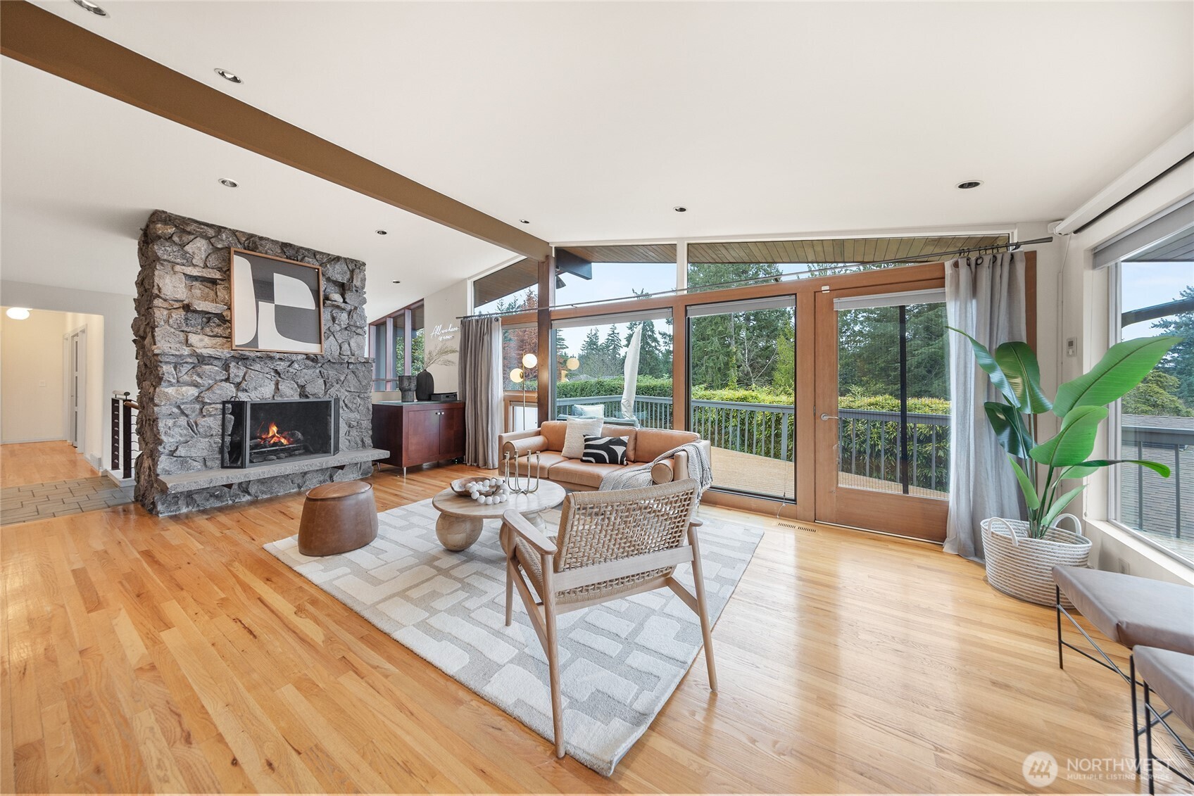 12857 SE 45th Pl , Bellevue, WA 98006