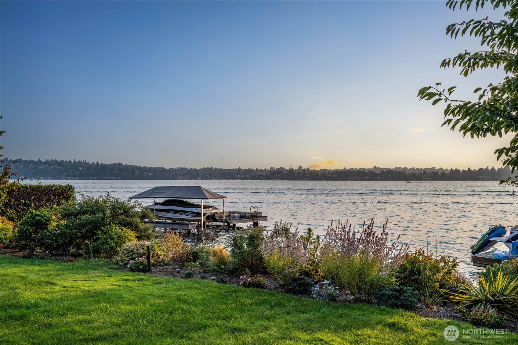 7439 W Mercer Way , Mercer Island, WA 98040