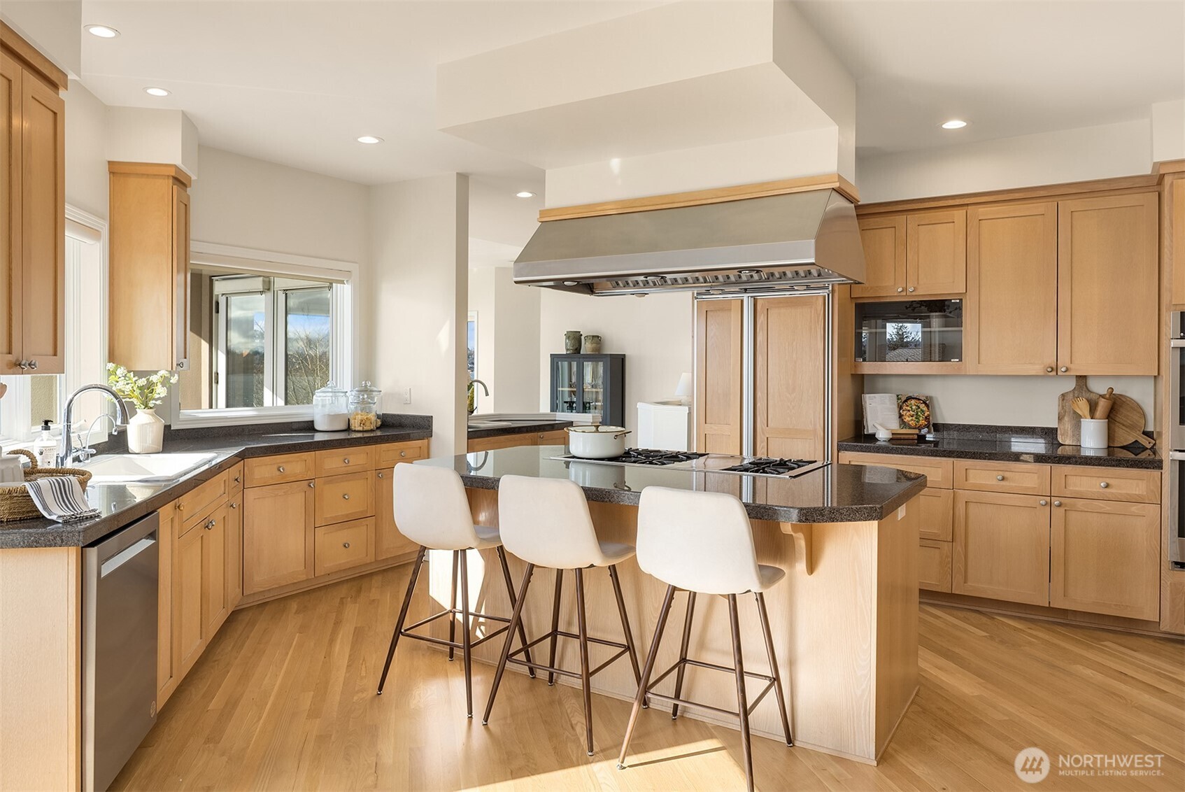 7439 W Mercer Way , Mercer Island, WA 98040