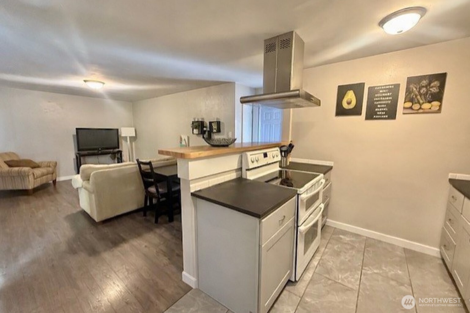 901 S Grant Avenue , Tacoma, WA 98405