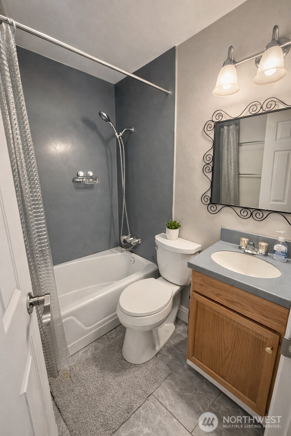 901 S Grant Avenue , Tacoma, WA 98405