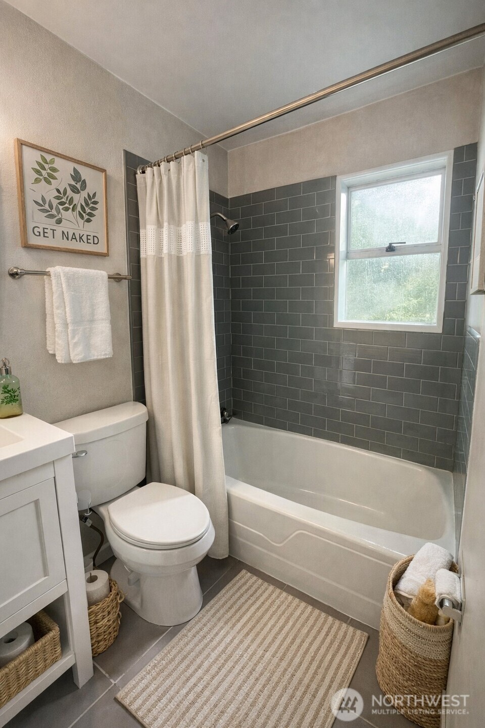 901 S Grant Avenue , Tacoma, WA 98405