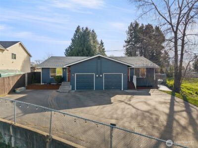 2768 Maple Street , Bremerton, WA 98310 - Photo 2