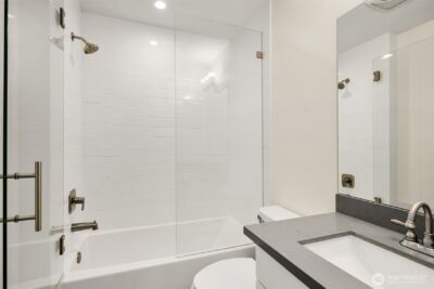 250 NE 50th Street , Seattle, WA 98105 - Photo 32